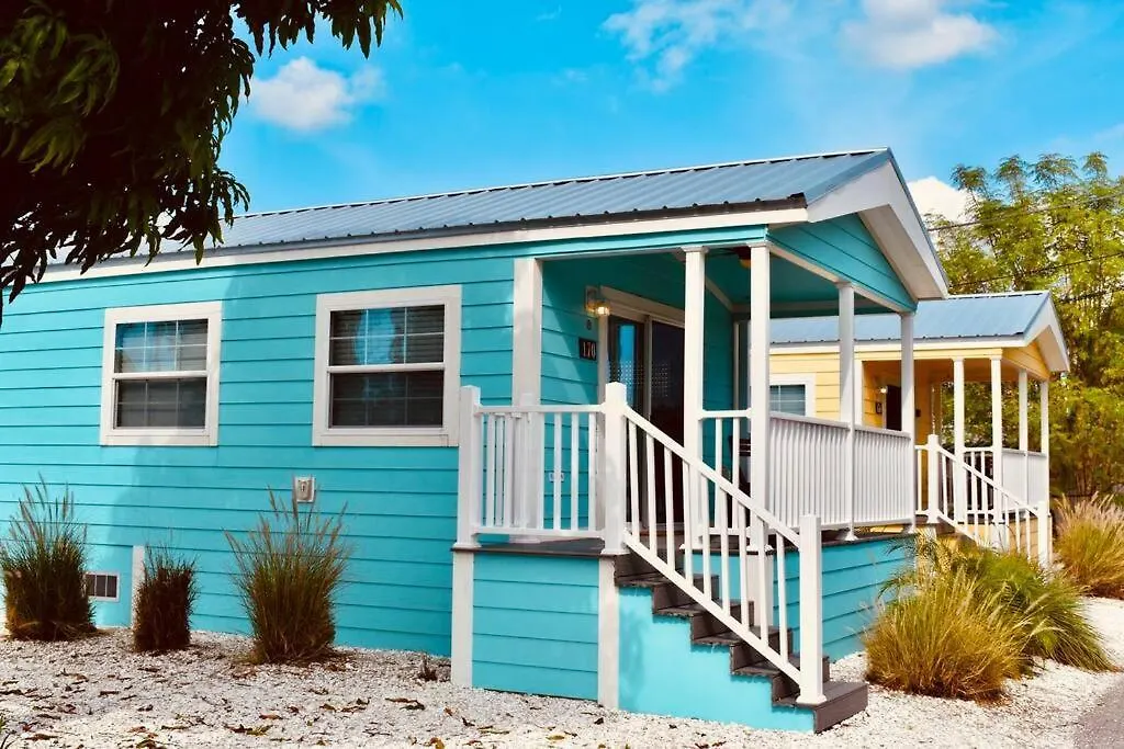 Pinecraft Blue Heron Tiny Home Sarasota USA